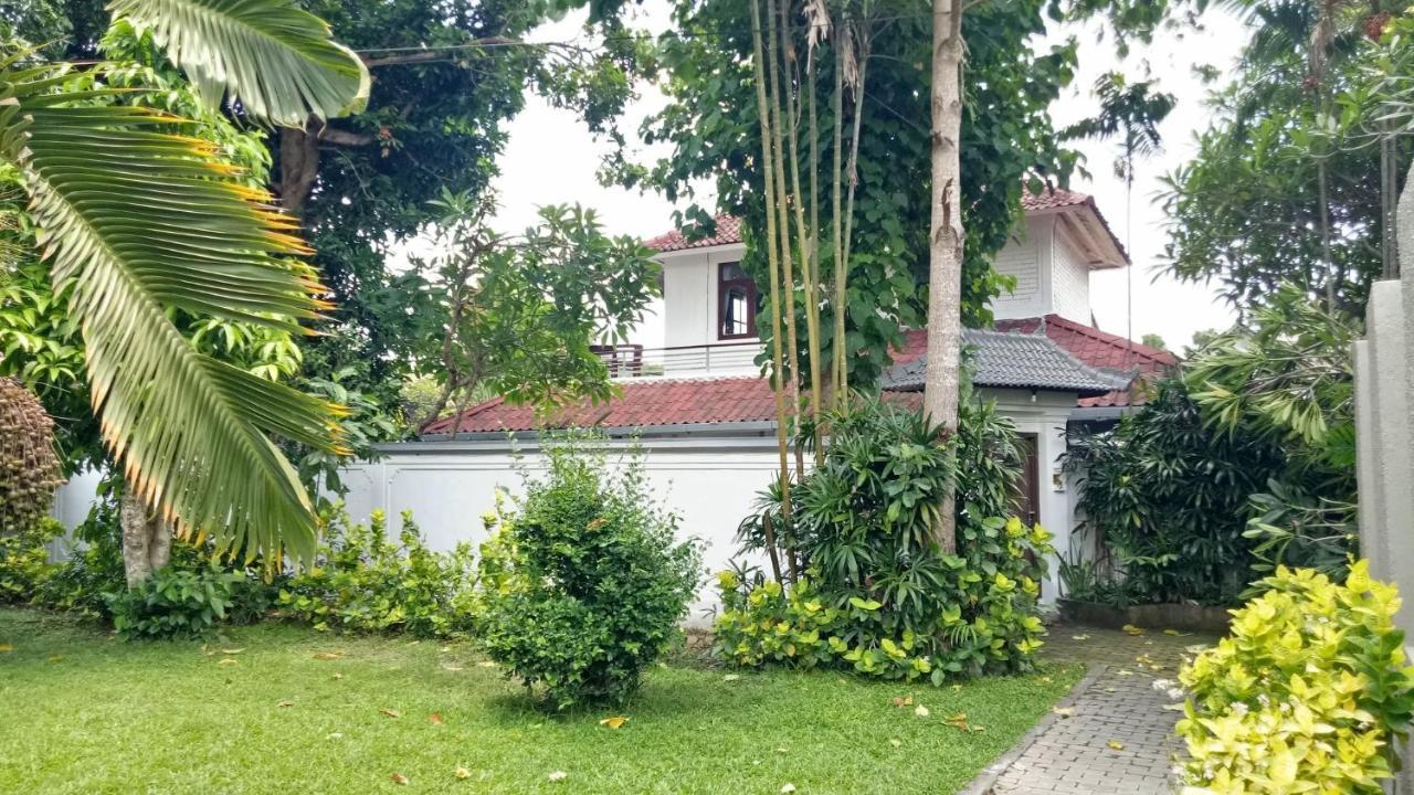 Villa Lucia By Semesta Villas Seminyak Buitenkant foto